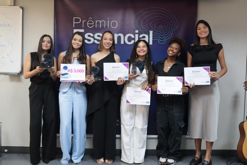 Capa da notícia: Universitárias ganham até R$ 5 mil em prêmio que incentiva o controle social